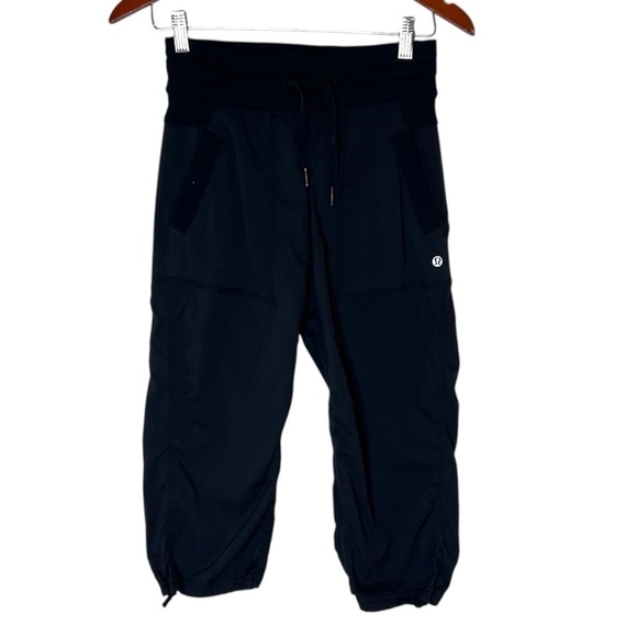 Lululemon Studio Crop- Black Athletic Joggers- Size 2 - Picture 9 of 15